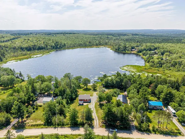 60 Long Lake Rd, East Hants, NS B0N 1Z0