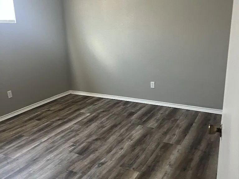 2140 Merriman St — Photo 17