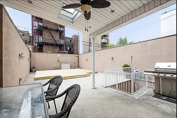 Rented by Compass | media 23