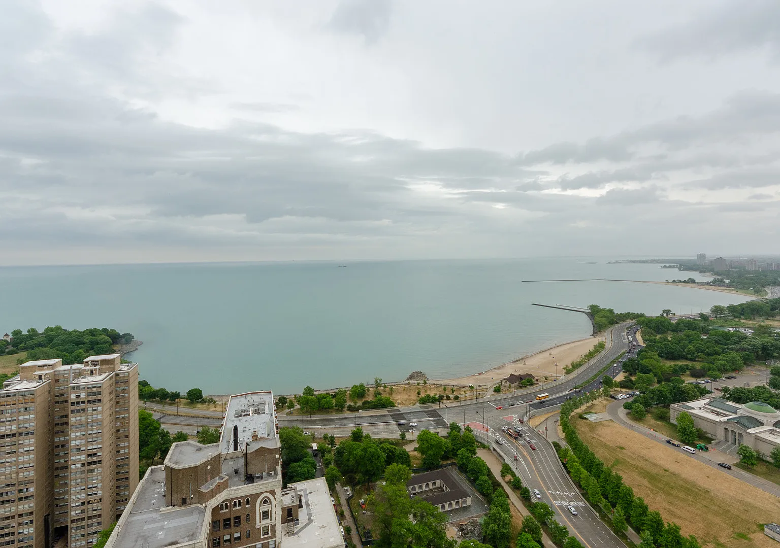 1 bed, 900 sqft, $2,100 — Photo 1