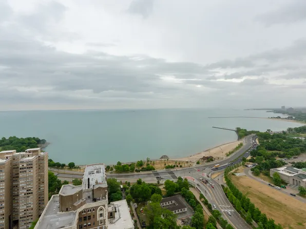1700 E 56th St, Chicago, IL