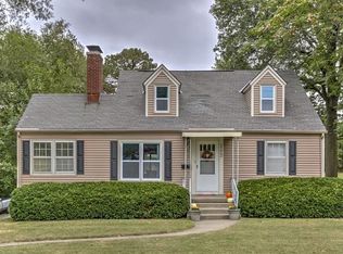 3223 Gene Field Rd, Saint Joseph, MO 64506