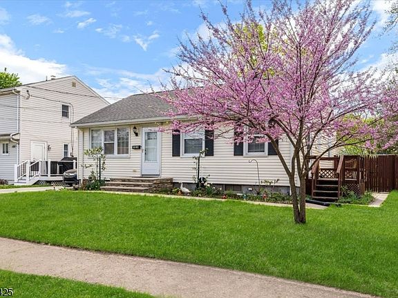 2nd image of 1434 Madison Pl