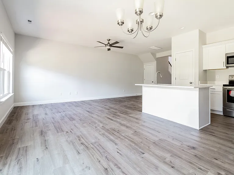 124 Cannon Dr — Photo 6