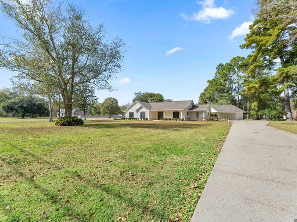720 Pecan Dr, Saint Gabriel, LA 70776