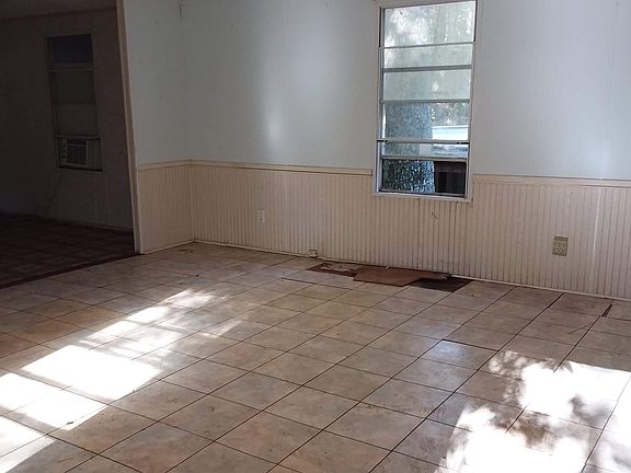4th image of 500 Grist Mill Ln
