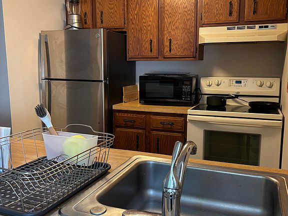 3rd image of 181 Loomis Dr APT 138