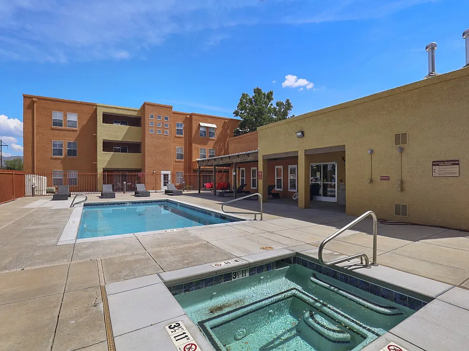 El Paseo Apartments