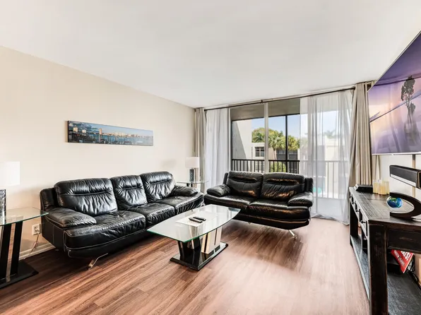 6 Royal Palm Way #303, Boca Raton, FL 33432