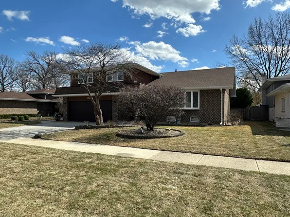 174 Spring Oaks Dr, Wood Dale, IL 60191