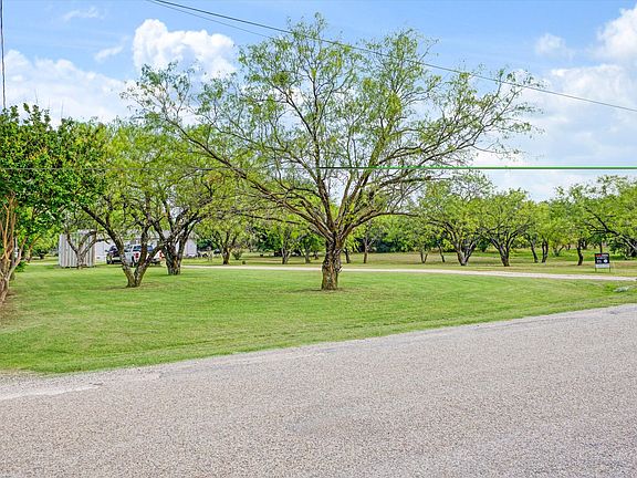 3rd image of 9612 Kelly Ln