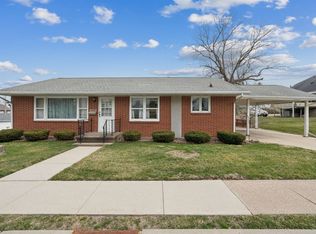 1674 Avoca St, Dubuque, IA 52001