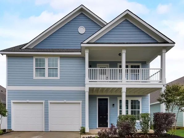 9108 Benevolent Ct, Aubrey, TX 76227