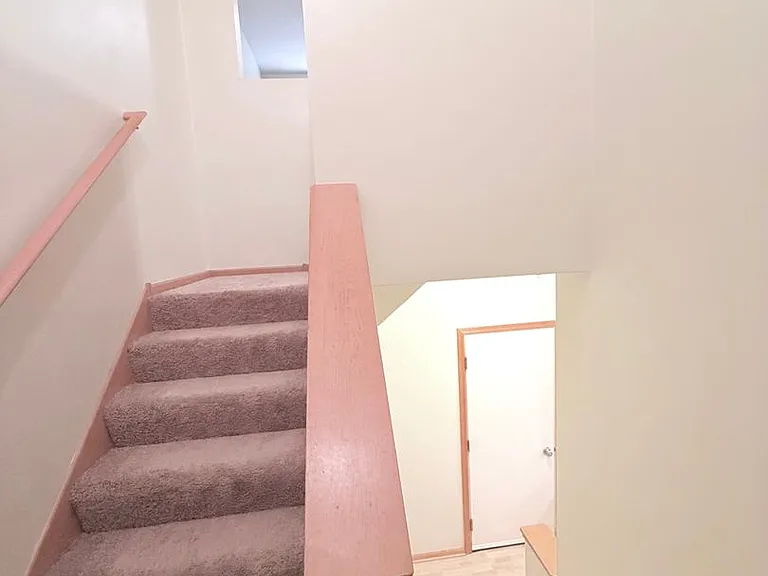 10800 Hawthorn Trl #E — Photo 11