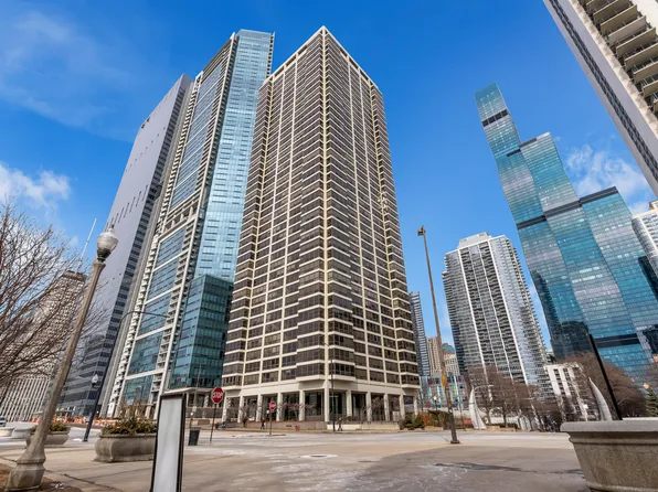 360 E Randolph St APT 2307, Chicago, IL 60601