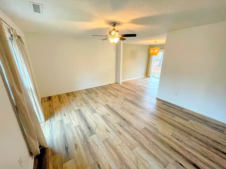 1278 Fort Dr — Photo 9