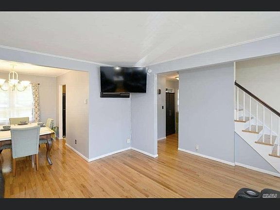 Living Room/Dining Combo