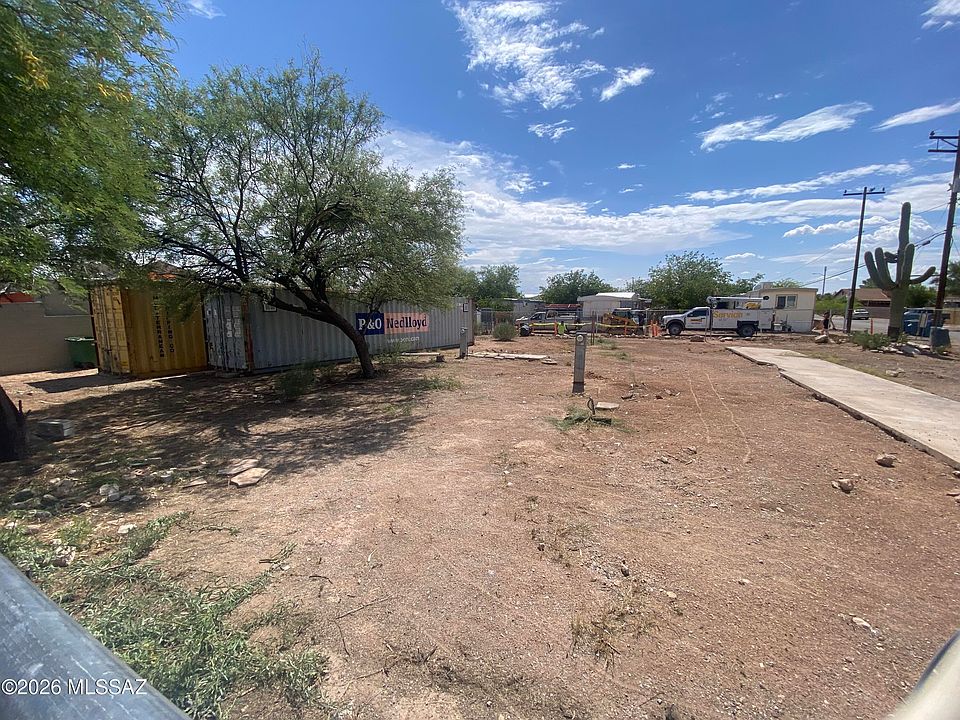 1st image of 6008 S Holly Dr