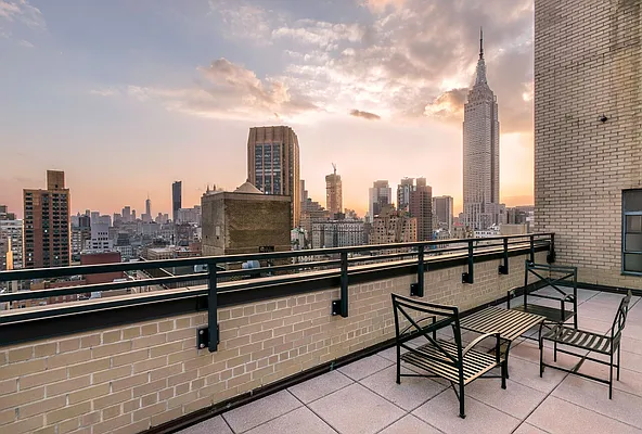 Sold by Compass | media 33