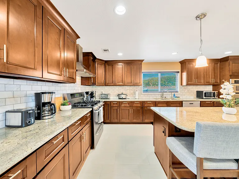 13341 Cromwell Dr — Photo 38