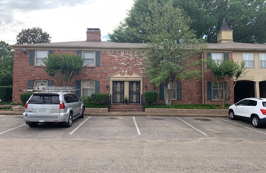 1st image of 1204 Chamberlain Dr APT 18