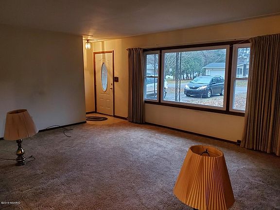 2nd image of 9068 Pinebrook Dr