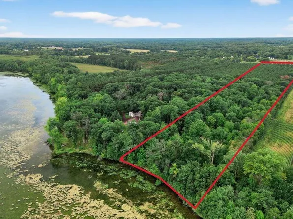 417th St, North Branch, MN 55056