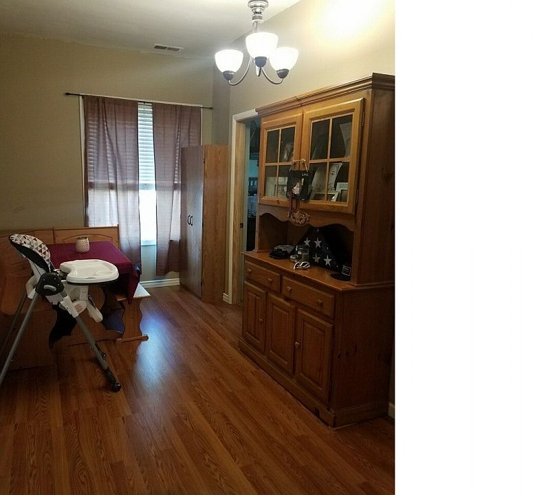 2nd image of 301 W Elm St