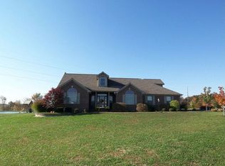10055 Flowers Ln, Elberfeld, IN 47613
