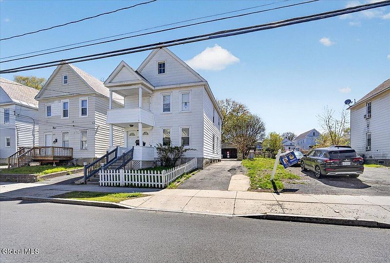 2nd image of 1620 Foster Avenue