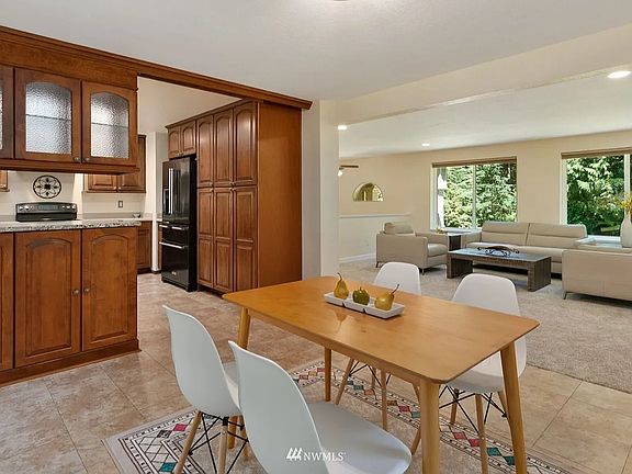 2nd image of 26307 NE 17th St