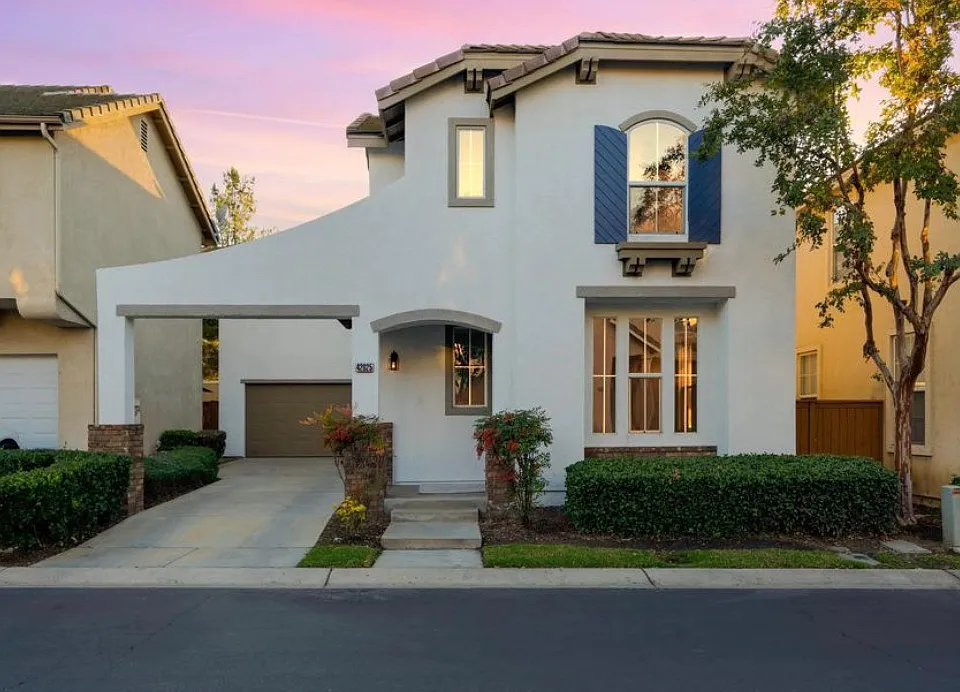 42025 Veneto Dr