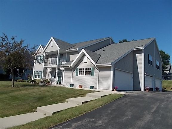 2nd image of 249 Minz Park Cir APT 4