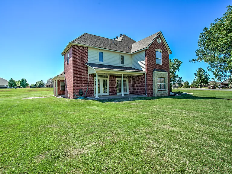 22525 Lindy Ter — Photo 95