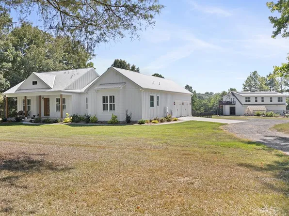 301 Flatwood Rd, Hodges, SC 29653