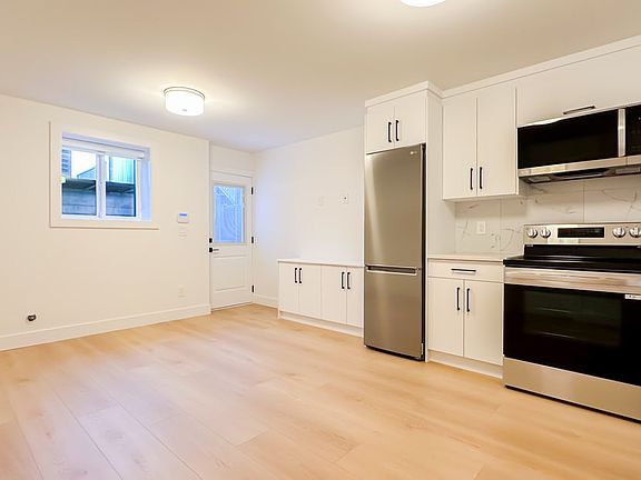 3rd image of 4517 Watling St