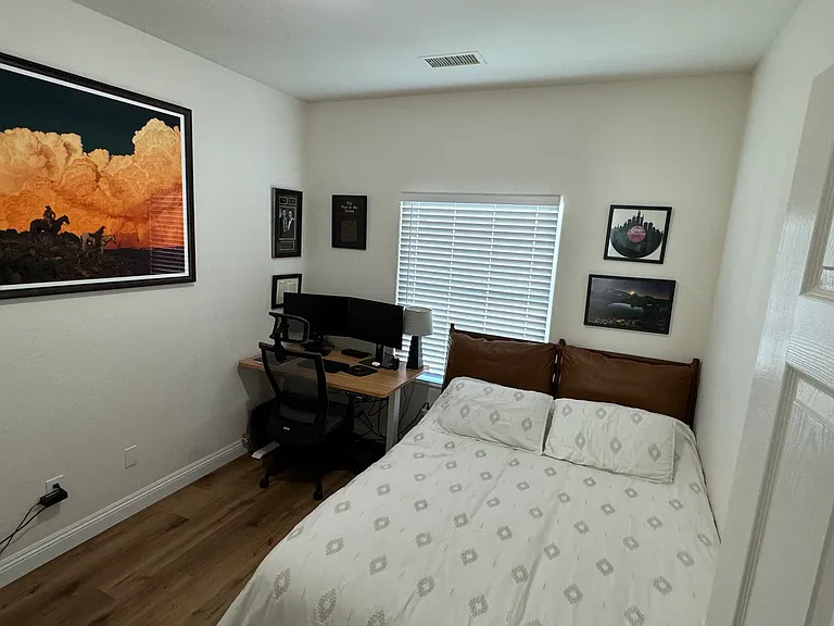 2919 E St #1 — Photo 13