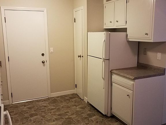 3rd image of 5 Apple Valley Pkwy APT 9