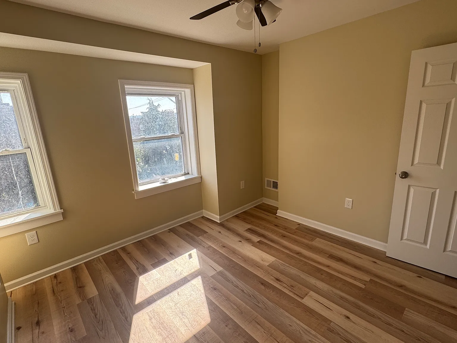 1 bed, $1,200 — Photo 4