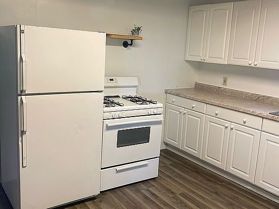 frig and stove included 