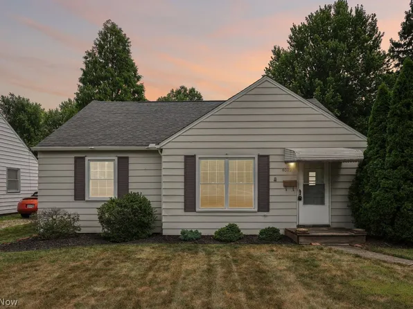 4019 W 220th St, Fairview Park, OH 44126