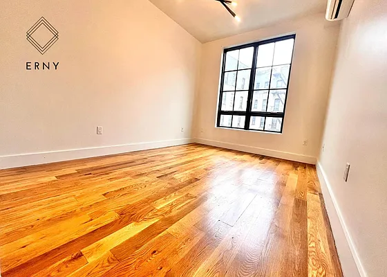 Rented by ERNY LLC | media 7