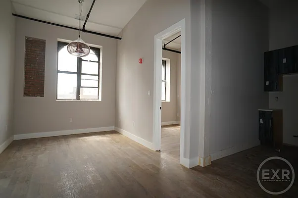 Rented by EXR | media 8