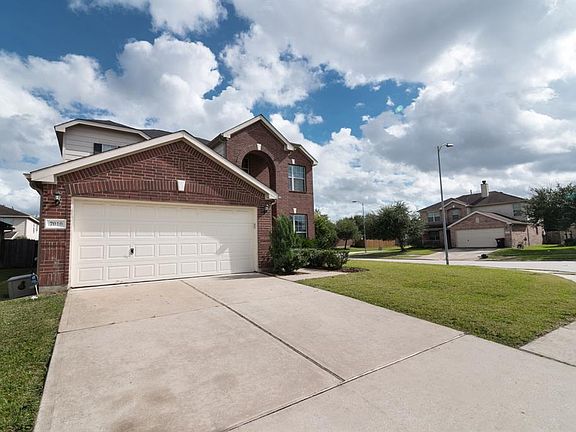 3rd image of 7010 Leaning Magnolia Ct