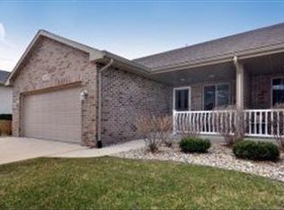 531 Bolson Dr, Oconomowoc, WI 53066