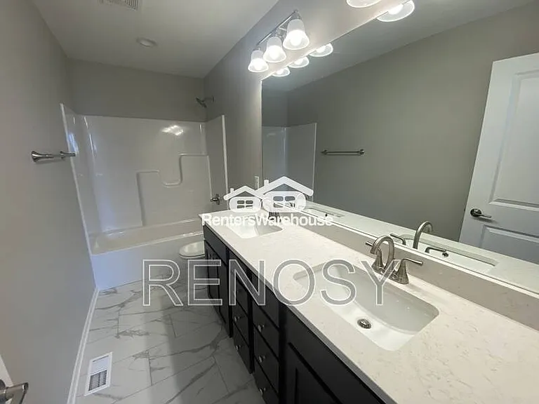 7000 Lake Ridge Ave #13 — Photo 8