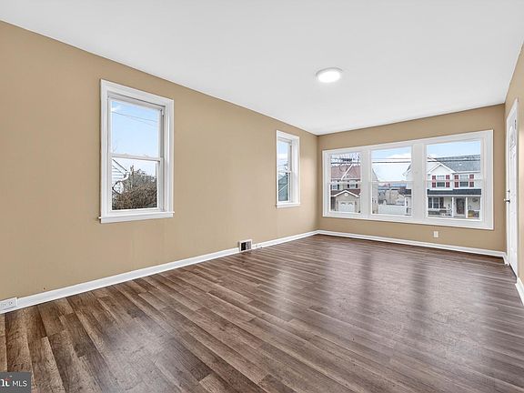 3rd image of 541 Engard Ave