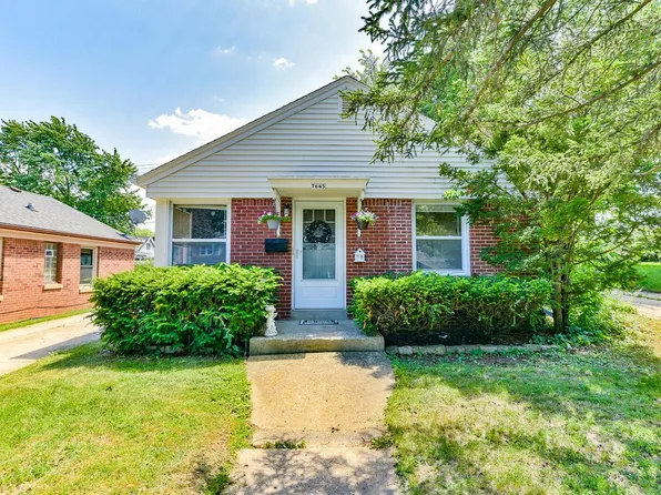 7645 West Lorraine PLACE, Milwaukee, WI 53222