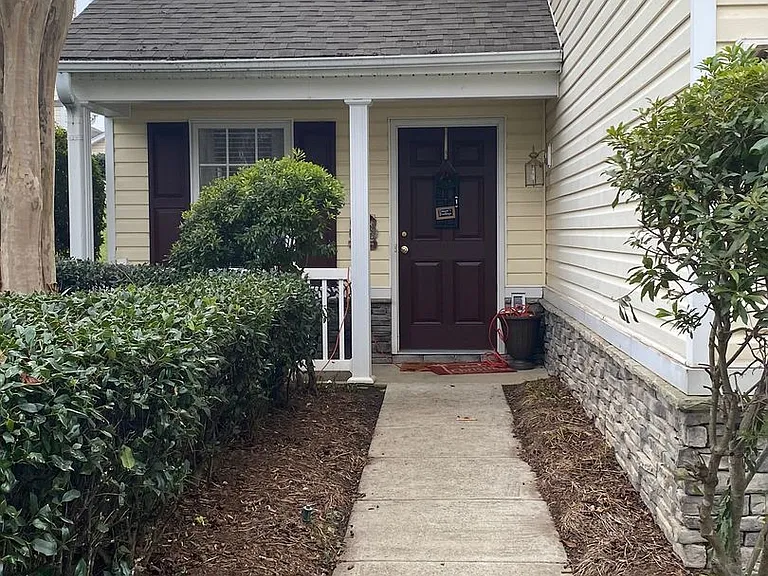 9019 Meadowmont View Dr — Photo 2