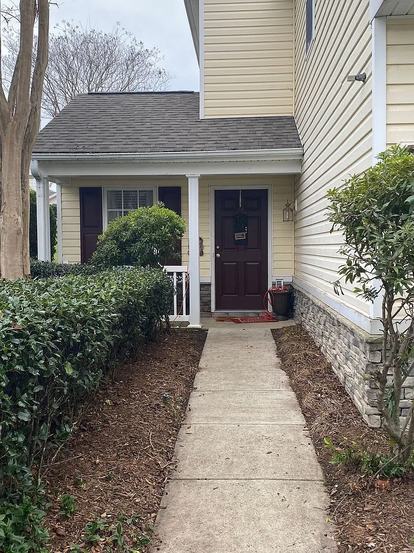 Building Photo - 9019 Meadowmont View Dr